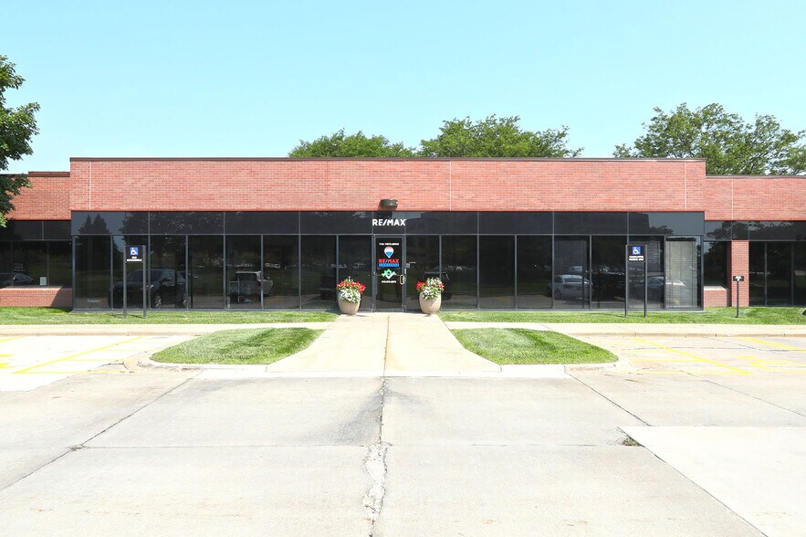 More Photos Of 7101-7199 Vista Dr, West Des Moines Coworking Space