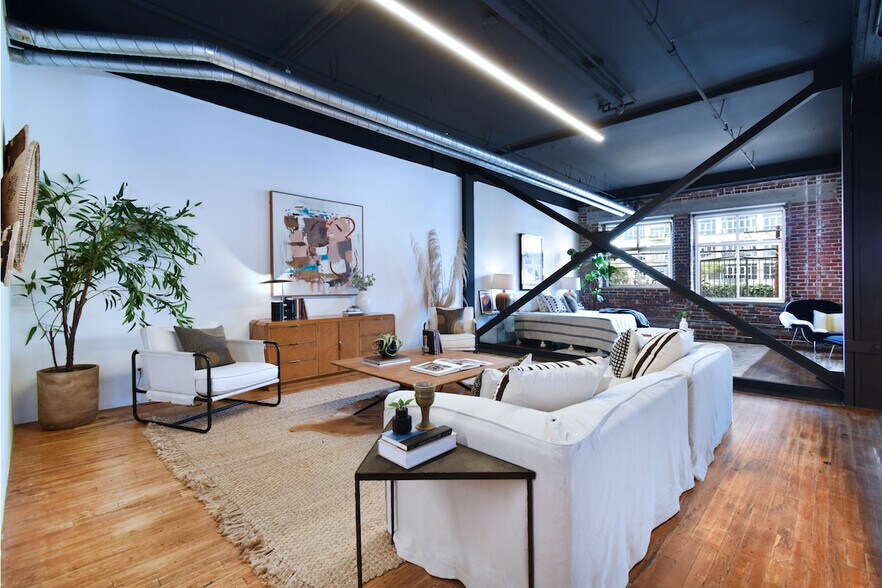 More Photos Of 500-530 Molino St, Los Angeles Office For Sale