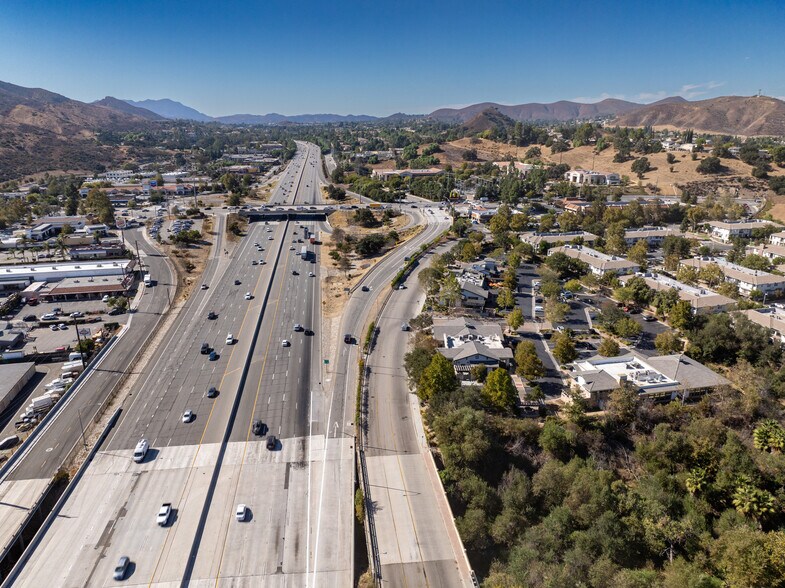 More Photos Of 29105-29125 Canwood St, Agoura Hills Restaurant For Lease