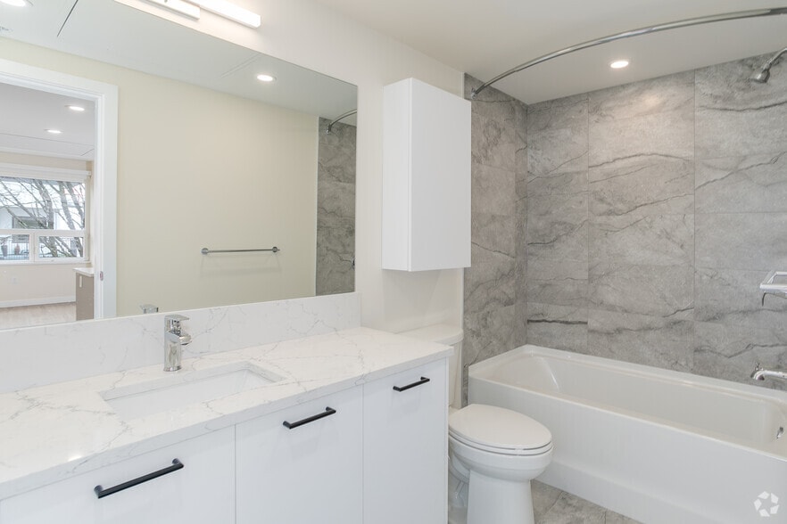 More Photos Of 2895 10th Av, Vancouver Apartments For Lease