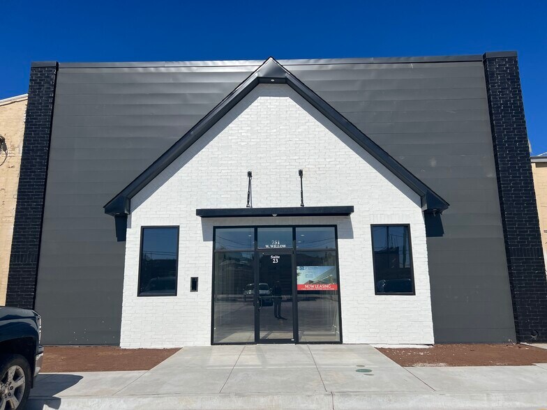 More Photos Of 751 W Willow Ave, Duncan Specialty For Lease