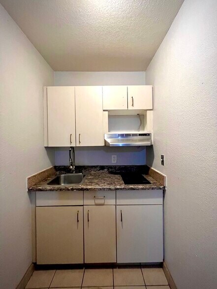 More Photos Of 4300 American Way, Memphis Hospitality For Sale