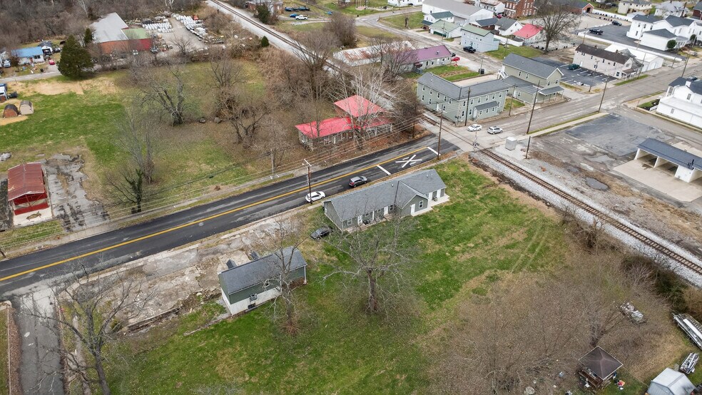 More Photos Of 502-611 W Shelby St, Falmouth Apartments For Sale