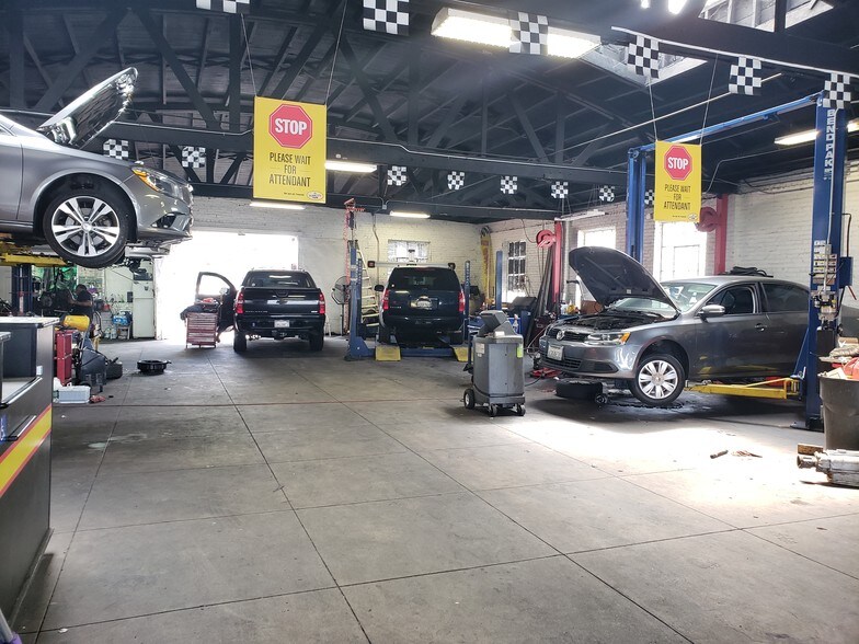 More Photos Of 38 N Hill Ave, Pasadena Auto Repair For Sale