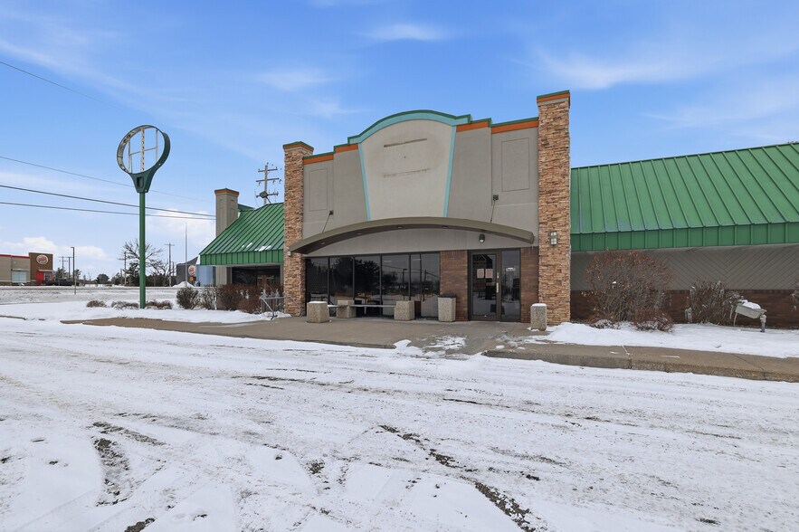 More Photos Of 143 Division St, Stevens Point Restaurant For Sale