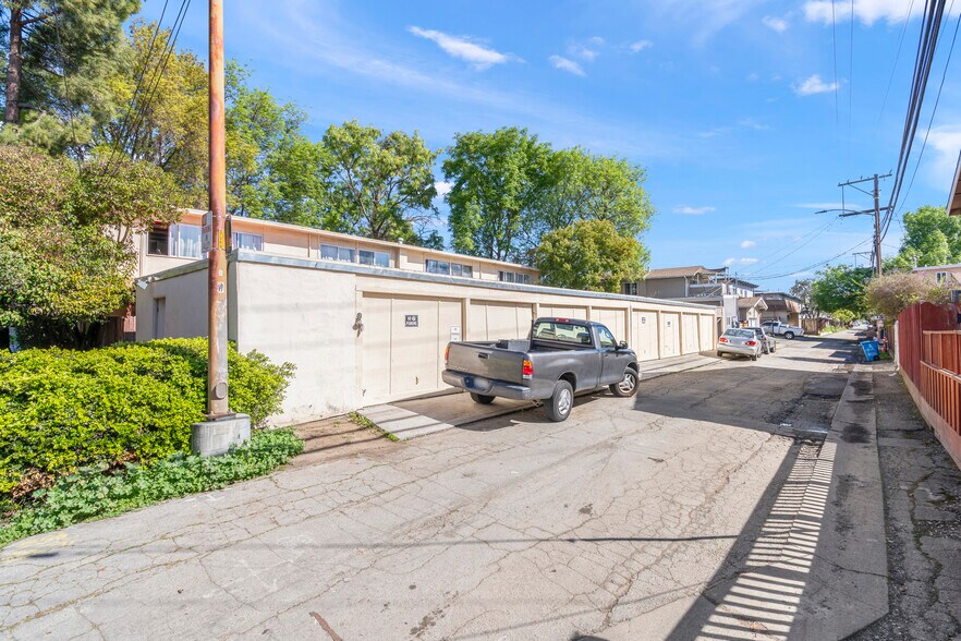 More Photos Of 3212 Rolison Rd, Redwood City Apartments For Sale