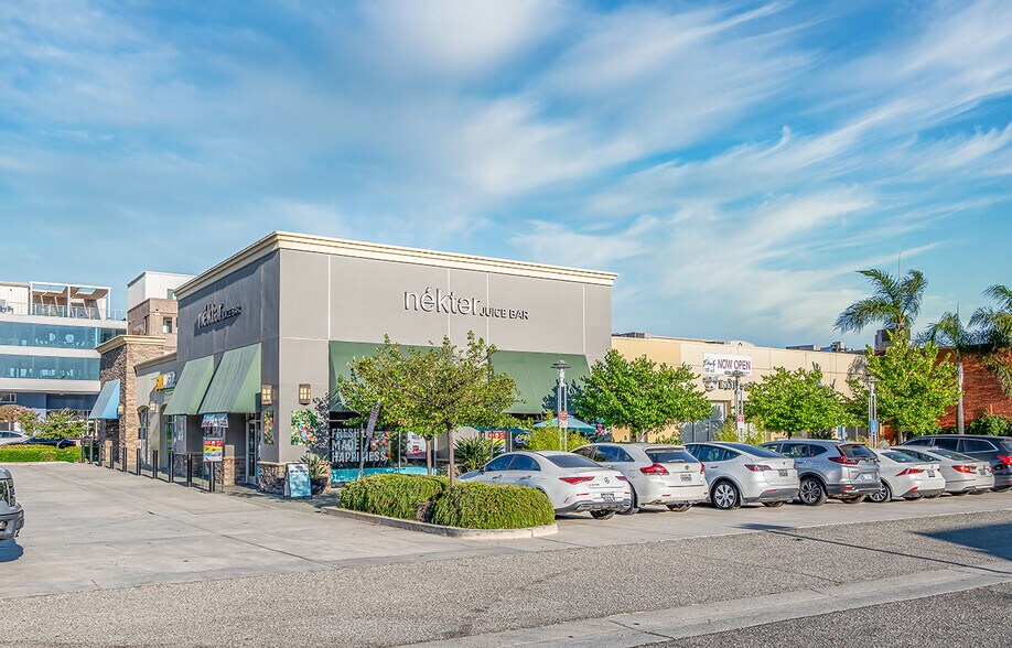 More Photos Of 100-136 W Foothill Blvd, Azusa Storefront For Lease