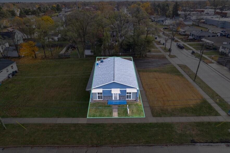More Photos Of 22610 Rosewood St, Oak Park Office Residential For Sale