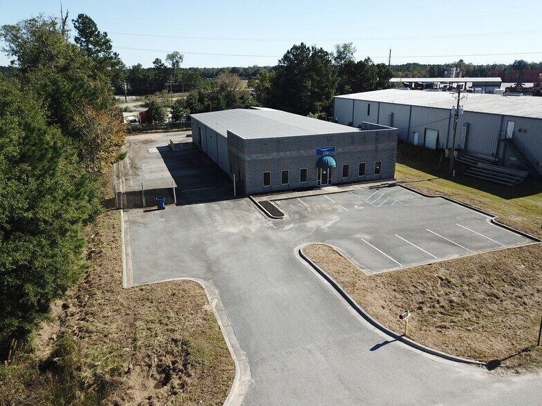 More Photos Of 100 Commerce Ct, Rincon Industrial For Lease