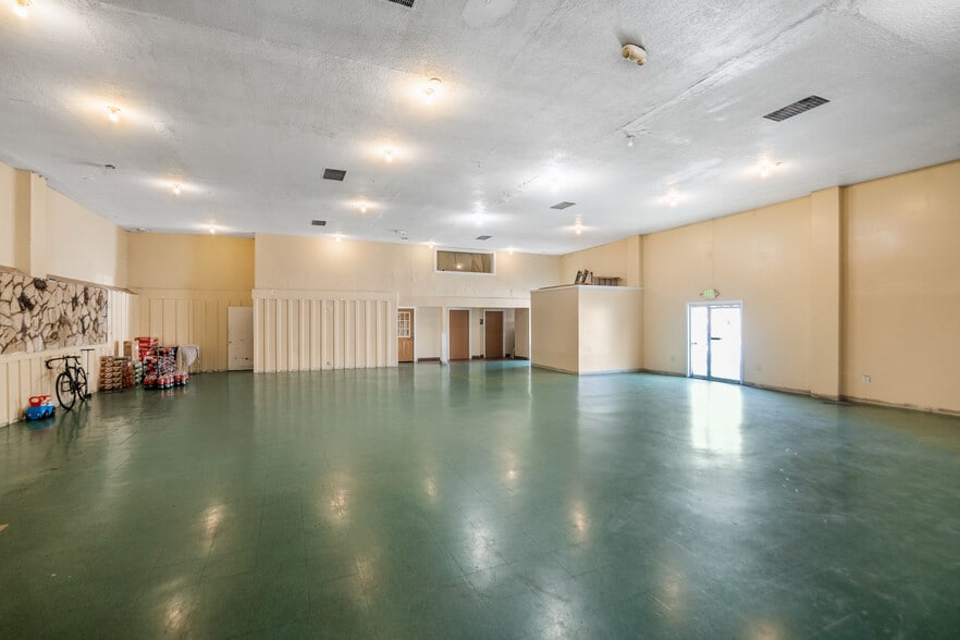 More Photos Of 353 24th St, Richmond Storefront For Sale