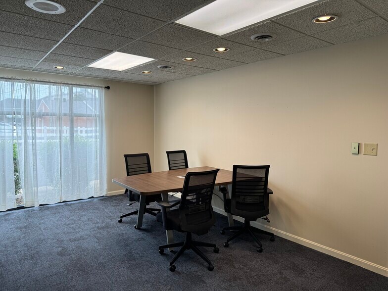 More Photos Of 725 Harvard Dr, Owensboro Coworking Space