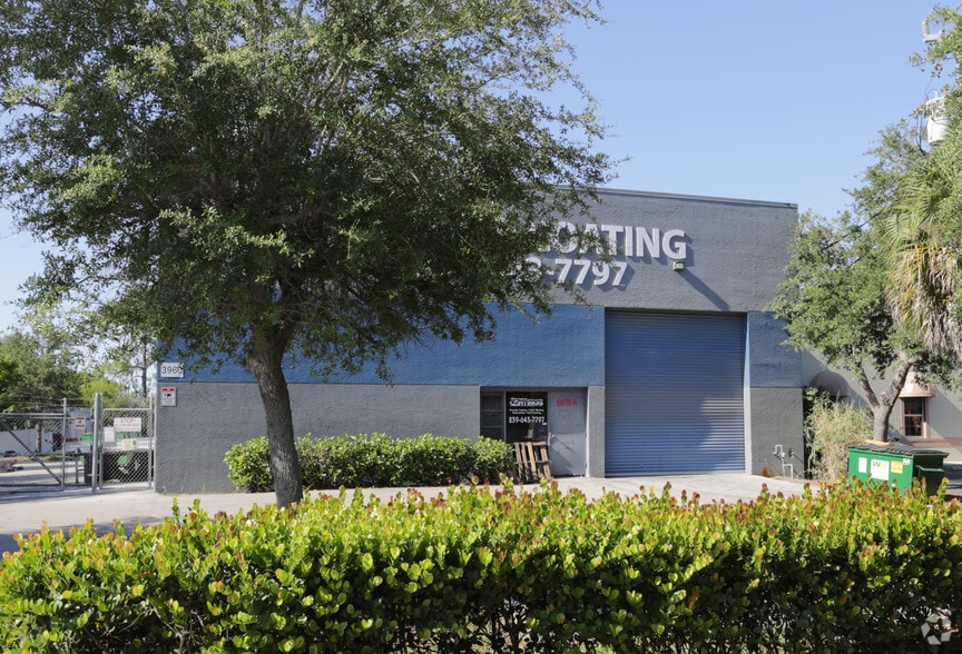 More Photos Of 3960 Domestic Ave, Naples Warehouse For Sale