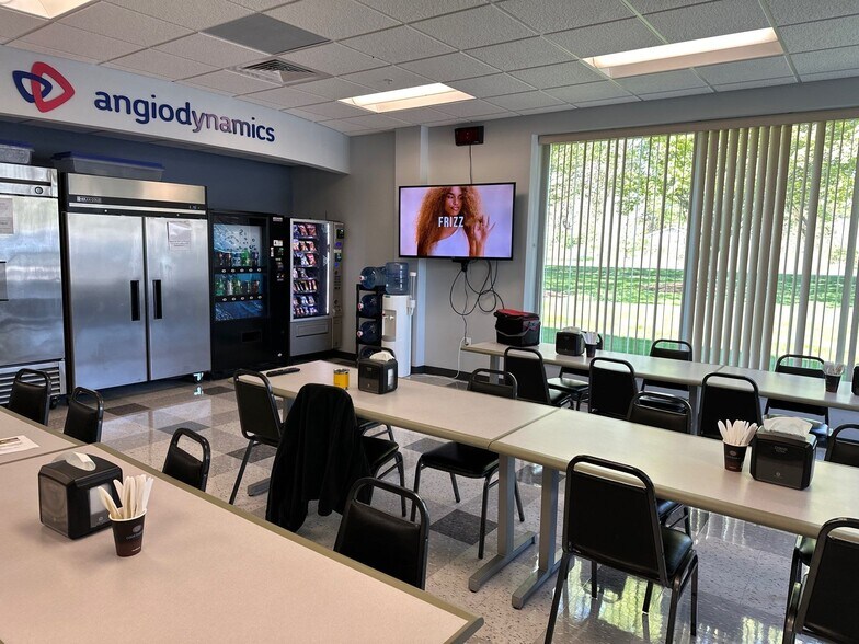 More Photos Of 8 Glens Falls Tech Park, Glens Falls Manufacturing For Lease