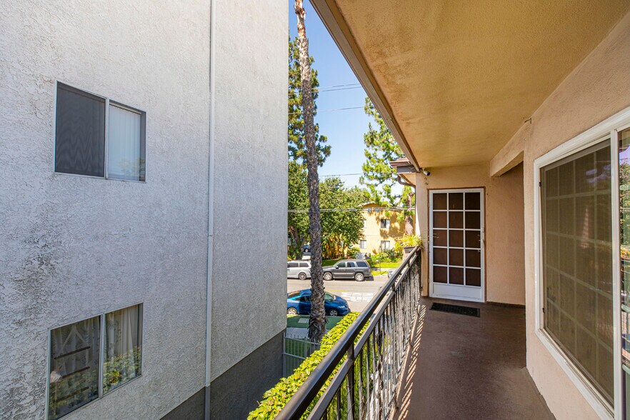 More Photos Of 1814 Grismer Ave, Burbank Apartments For Sale