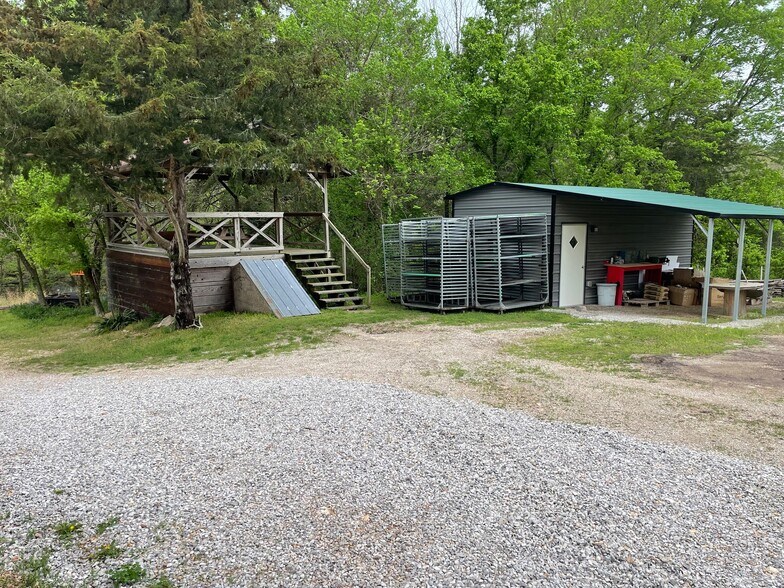 More Photos Of 2798 Highway 23 N, Eureka Springs Garden Center For Sale