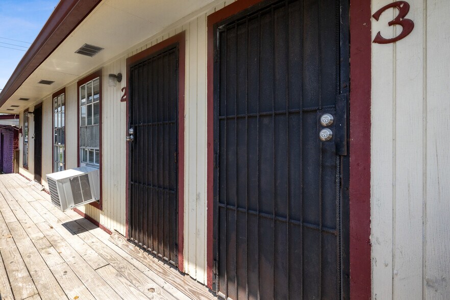 More Photos Of 8114 Stedman St, Houston Apartments For Sale