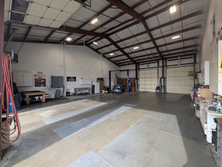 More Photos Of 2108 Pacific St, Bellingham Industrial For Sale