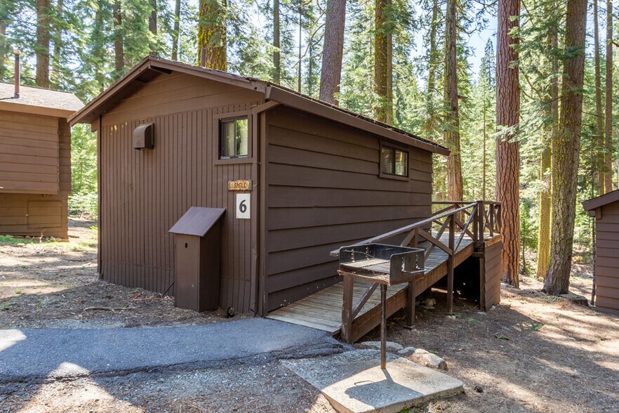 More Photos Of 500 Dodge Ridge Rd, Pinecrest Hotel For Sale