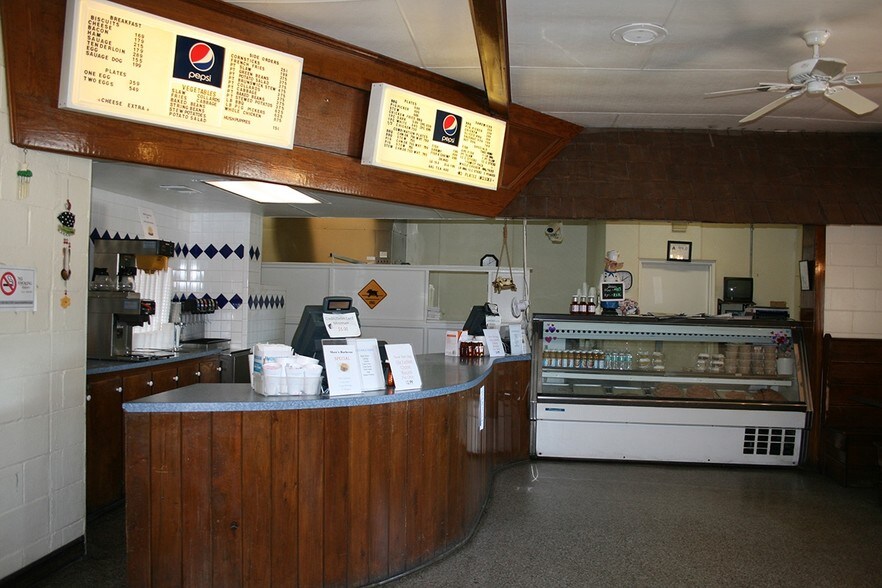 More Photos Of 202 West Blvd, Williamston Restaurant For Sale