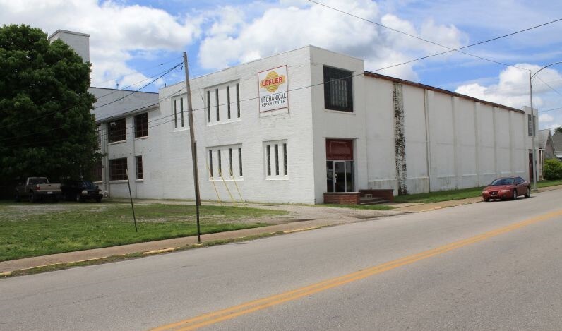 More Photos Of 2013 W Iowa St, Evansville Manufacturing For Sale