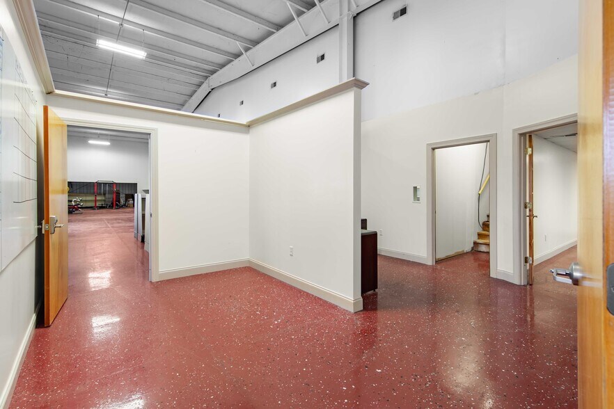 More Photos Of 660 New Hwy 68, Sweetwater Freestanding For Sale