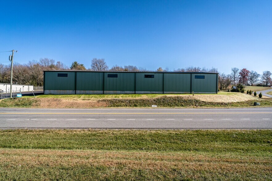 Primary Photo Of 1571 Pleasants Dr, Mount Crawford Warehouse For Lease