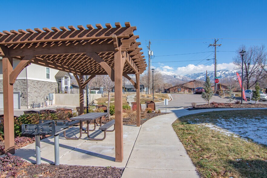 More Photos Of 1492 S 800 W, Woods Cross Office For Lease