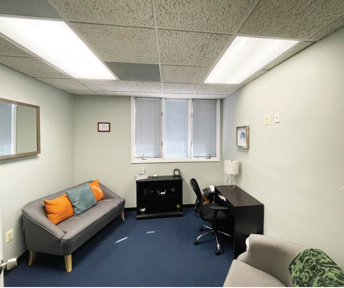 More Photos Of 2200 Opitz Blvd, Woodbridge Medical For Lease