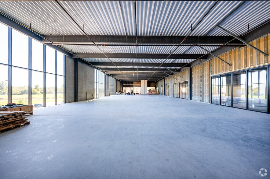 More Photos Of 2220 E Bunch Blvd, Muncie Manufacturing For Sale