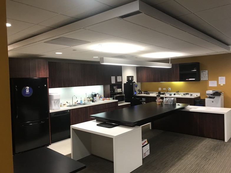 More Photos Of 333 E Butterfield Rd, Lombard Office For Lease