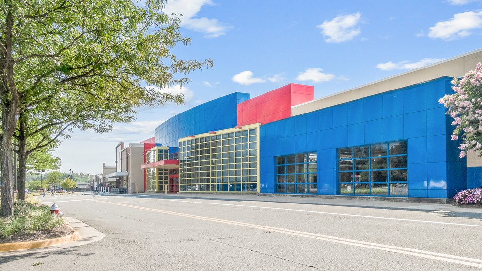 More Photos Of 13033 Fair Lakes Shopping Ctr, Fairfax General Retail For Sale