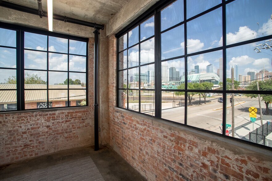 More Photos Of 2301 Commerce St, Houston Loft Creative Space For Lease