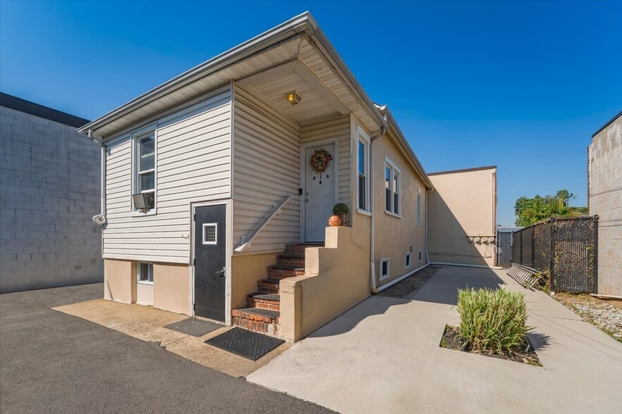 More Photos Of 616 E Elizabeth Ave, Linden Office For Sale