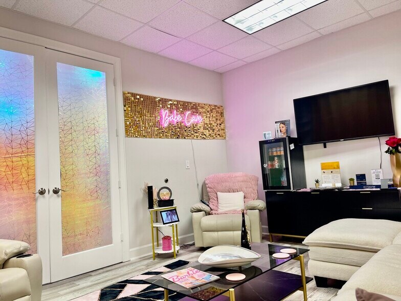 More Photos Of 12440 Emily Ct, Sugar Land Medical For Lease