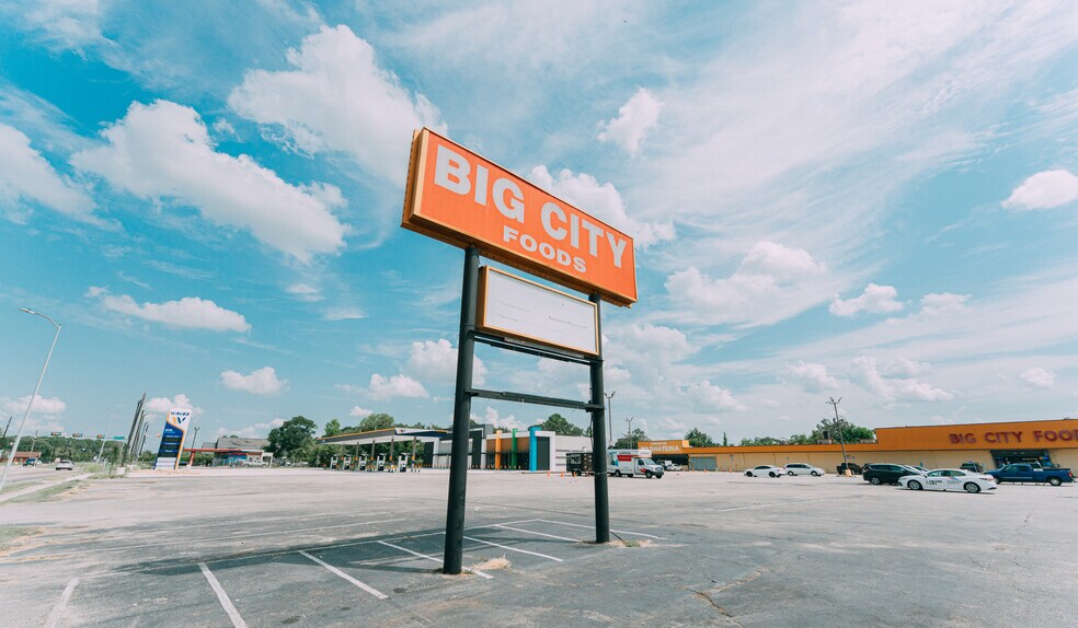 More Photos Of 11320 Homestead Rd, Houston Supermarket For Sale