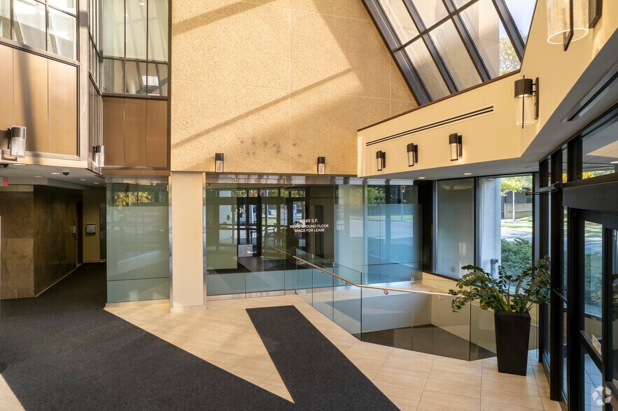 More Photos Of 63 Church St, St Catharines Office For Lease