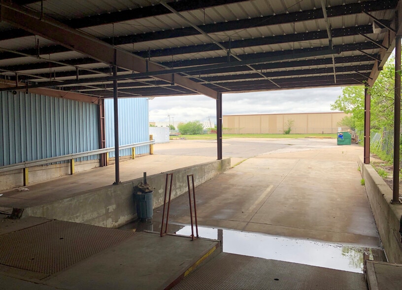 More Photos Of 7915 SW 34th St, Oklahoma City Warehouse For Lease