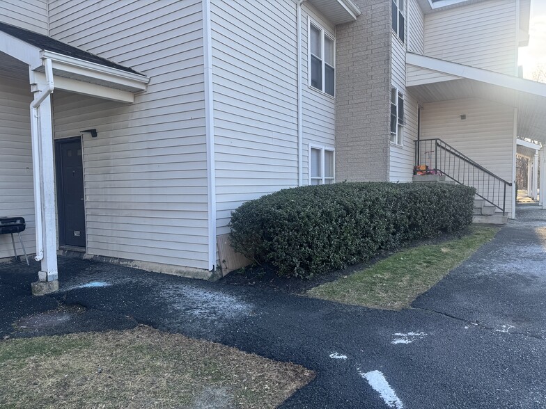 More Photos Of Capital Woods, Albany Apartments For Sale