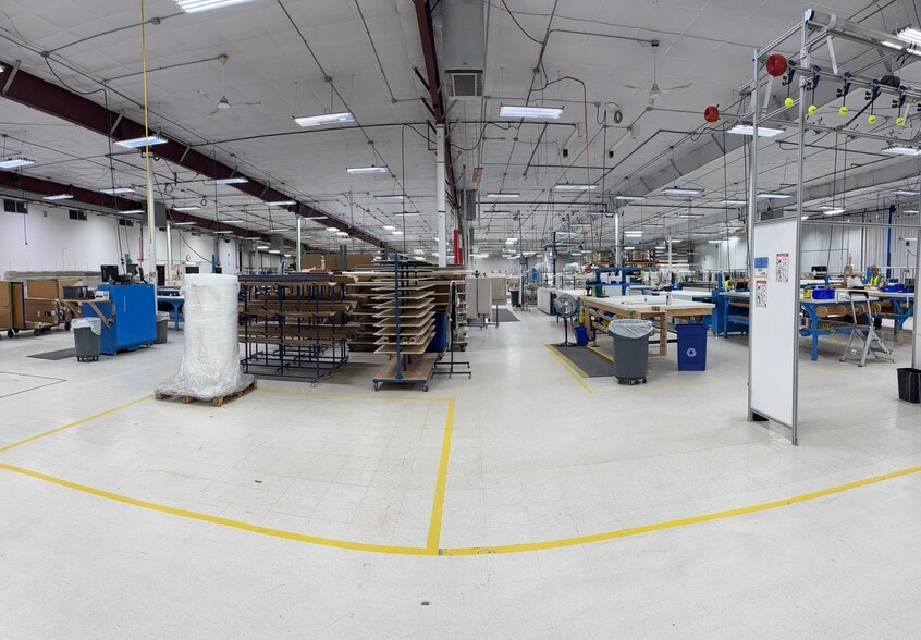More Photos Of 348 Summit Ave W, Blackduck Manufacturing For Sale