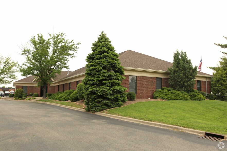 Primary Photo Of 9115 Leesgate Rd, Louisville Medical For Lease