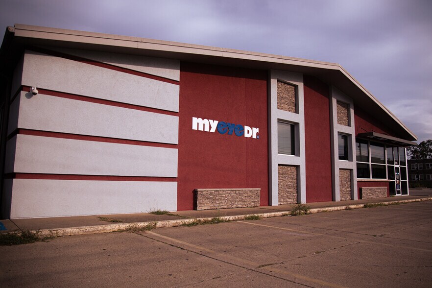 More Photos Of 2014 Dudley Ave, Parkersburg Medical For Sale
