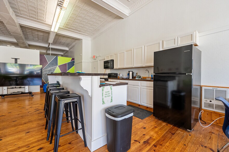 More Photos Of 516 N Main St, Hillsville Office Residential For Sale