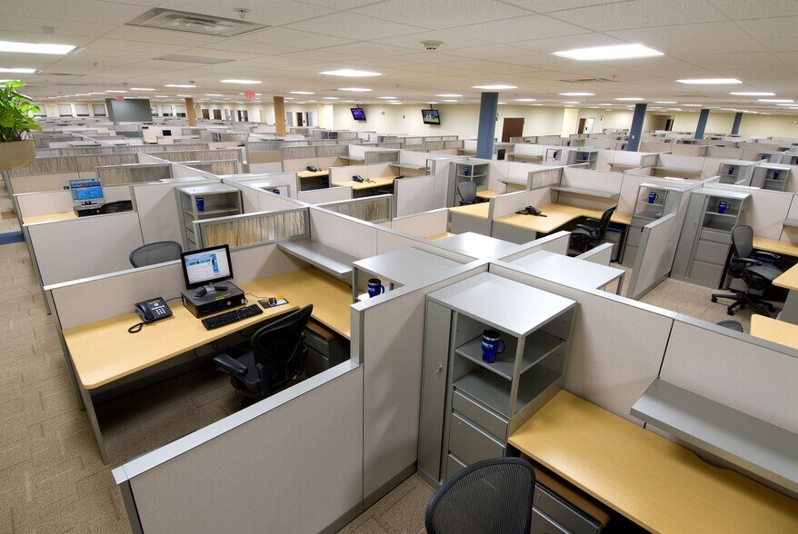 More Photos Of 40 Media Dr, Queensbury Office For Lease