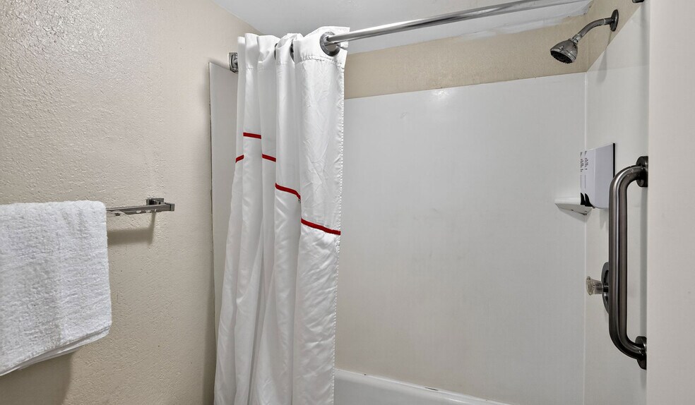 More Photos Of 2902 Cassopolis St, Elkhart Hotel For Sale