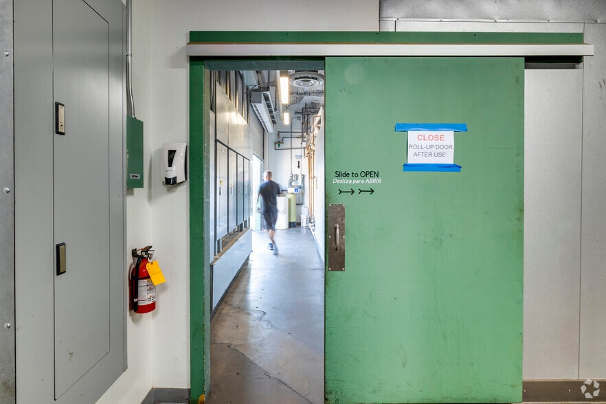 More Photos Of 720 W Highland Ave, Phoenix Food Processing For Lease