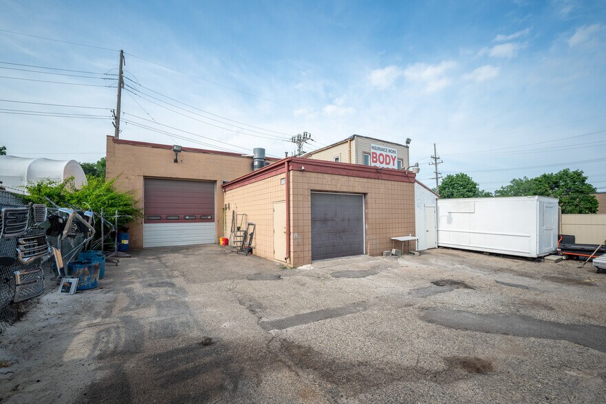 More Photos Of 20785 Orchard Lake Rd, Farmington Hills Warehouse For Sale