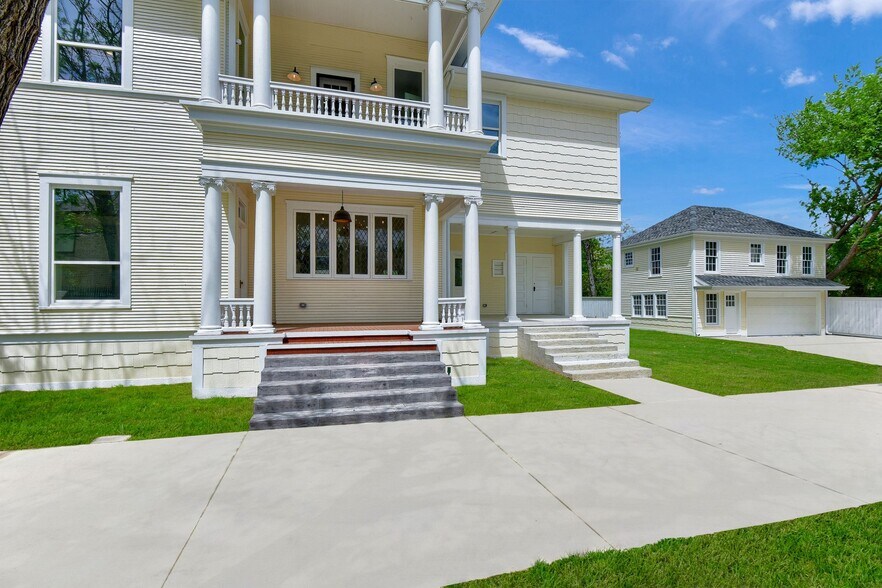 More Photos Of 511 S Travis St, Sherman Office For Sale