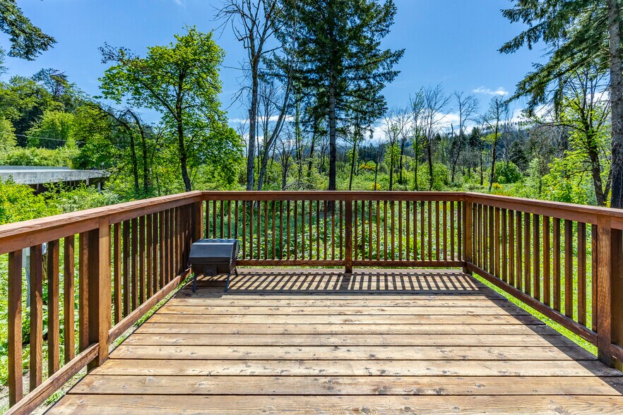 More Photos Of 45632 McKenzie Hwy, Vida Flex For Sale
