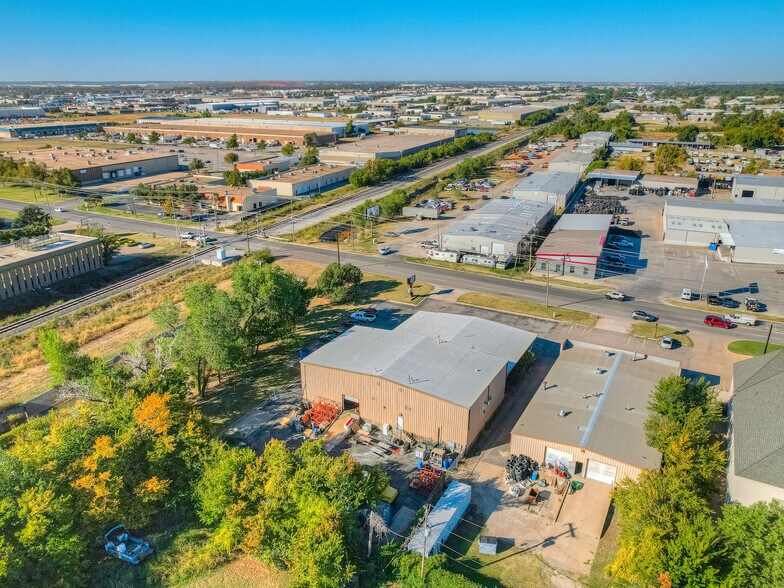 More Photos Of 520 N Meridian Ave, Oklahoma City Showroom For Lease
