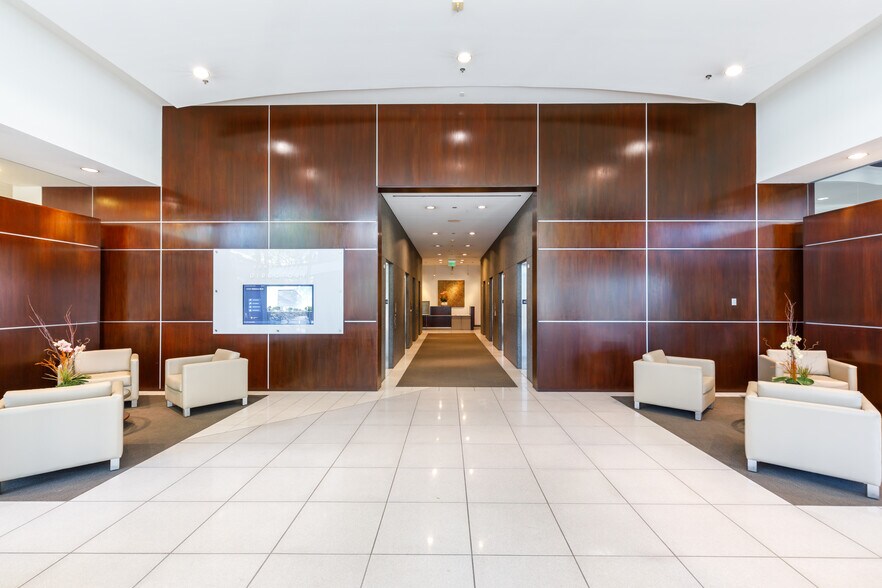 More Photos Of 12121 Wilshire Blvd, Los Angeles Office For Lease